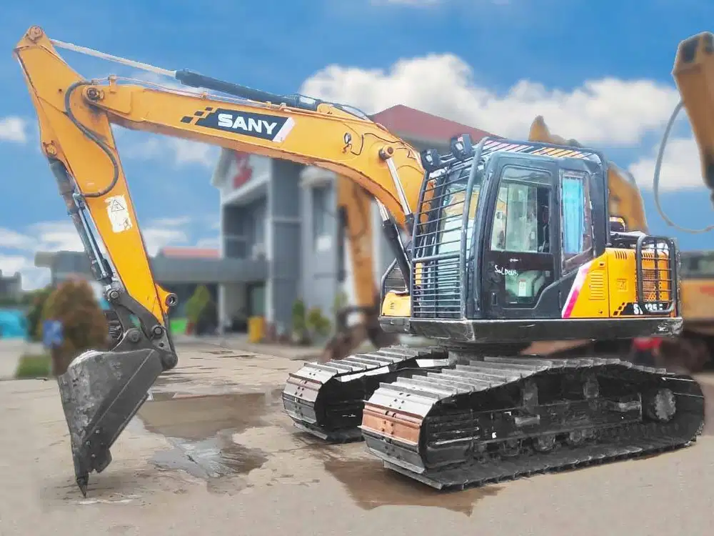 EXCAVATOR BEKAS 13 TON  SY135F SANY PALEMBANG