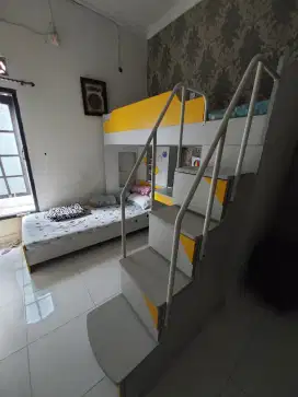 Ranjang susun dua tingkat anak / Tempat tidur dua susun anak Informa