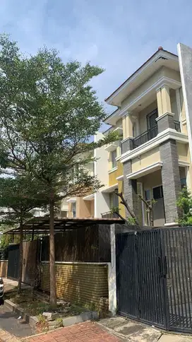 Jual Cepat Rumah Split Level 2 Lantai Layar Permai PIK Jakarta Utara