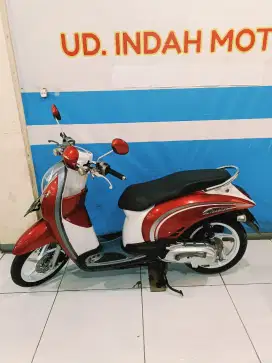 Istimewa mulus HONDA SCOOPY KARBURATOR 110 2011