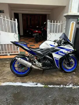 Di jual Yamaha R25