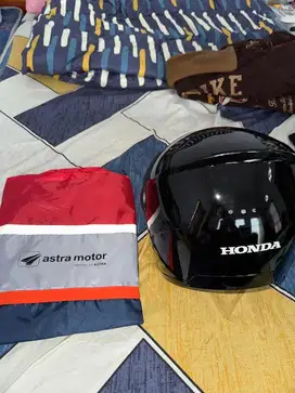 Helm & Jaket bawaan dealer Honda mulus