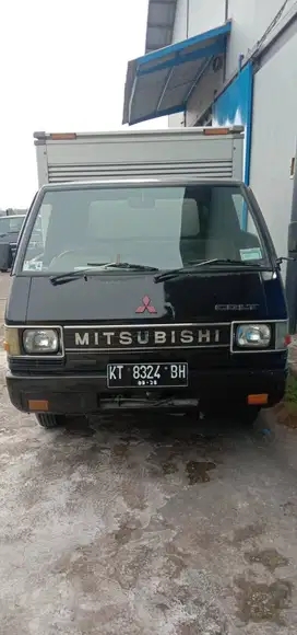 Mitsubishi L300 (2005)