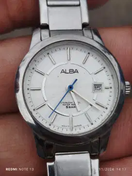 Jam alba wanita