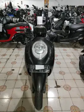 Honda scoopy 110 cc 2021 hitam