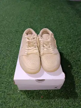 Jordan 1 Low SE Pale Vanilla