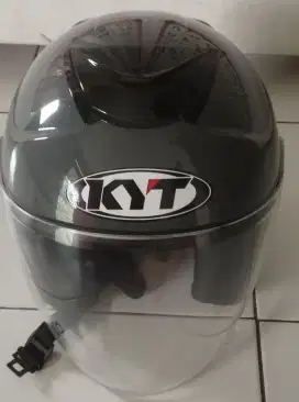 Helm KYT Kyoto copy size L fit M kondisi mulus 98%