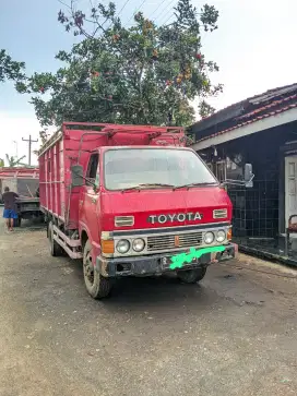 Truck toyota Rino tahun 1995