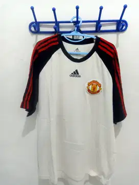 Jual crew tee shirt MU putih 100%original