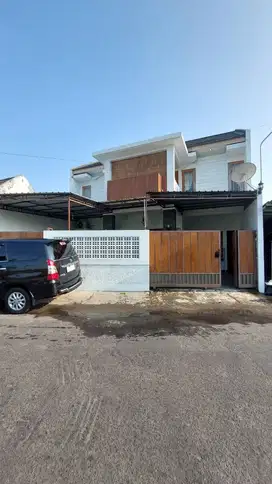 Rumah Utara AMIKOM Condongcatur dkt Perumahan Jambusari, Candi Gebang