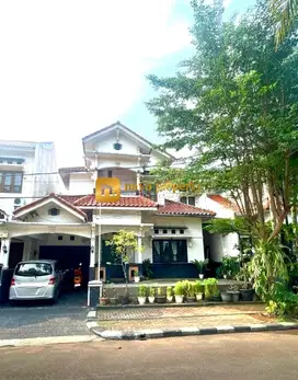 Rumah Bagus Asri Dalam Komplek Strategis di Pesona Khayangan Margonda