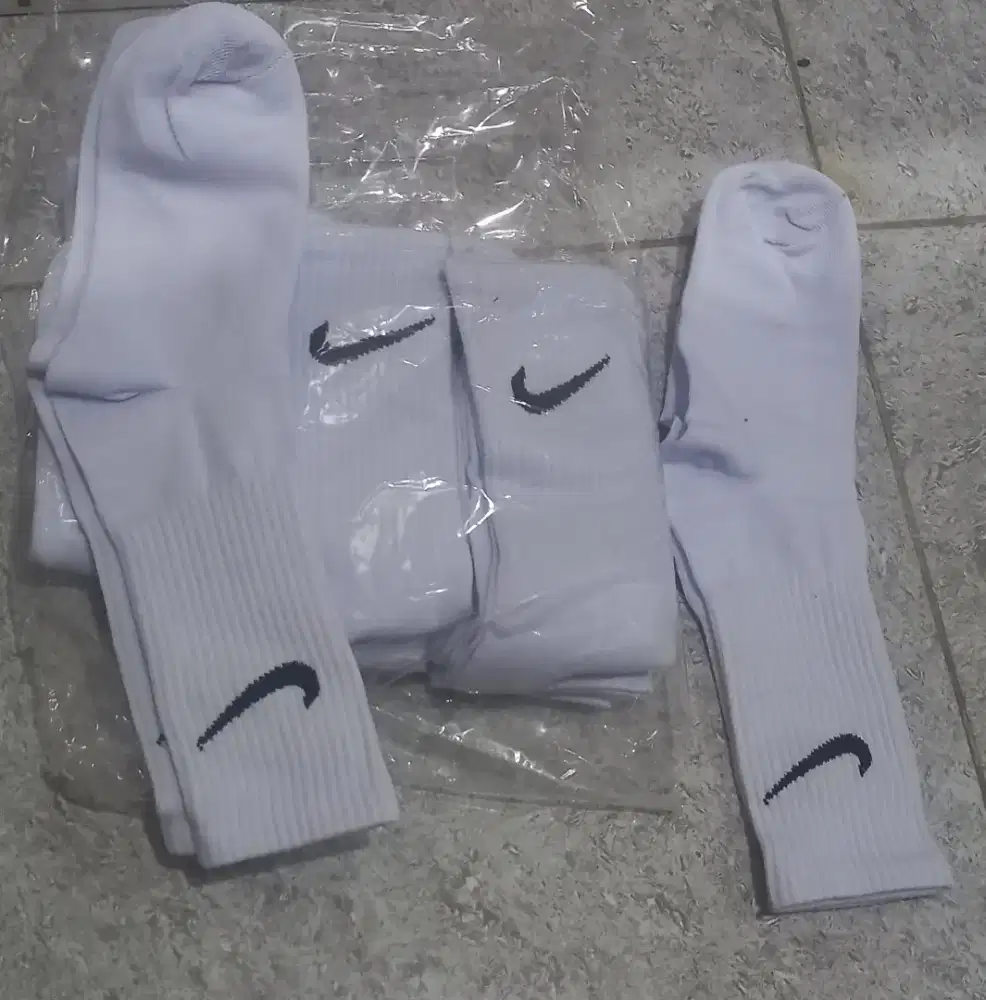 Kaos kaki nike sebetis