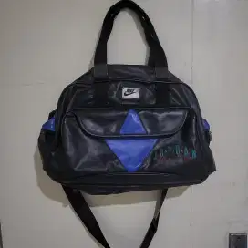 Vintage duffle bag