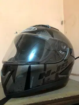 Helm fulface NJS masih sangat baru dijual karena jarang di pakai