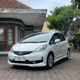 Honda Jazz 1.5 E A/T 2012
Km masi rendah 56rb