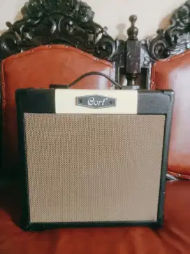 Amplifier Cort CM15R / 15W Guitar Amplifier