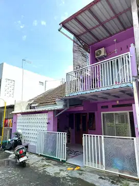 Rumah 2 Lantai Lingkungan Perumahan di Sedayu