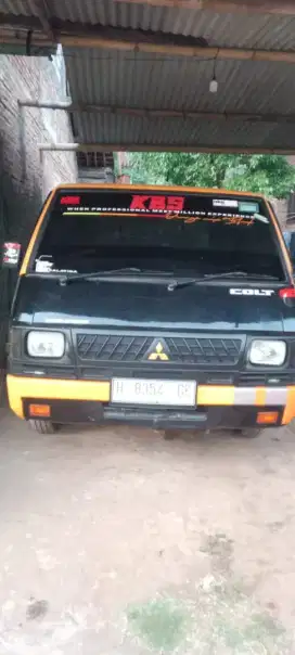 Mitsubishi L300