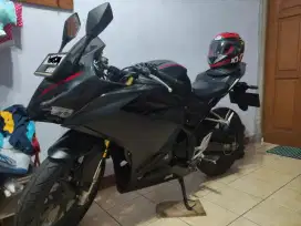 DI JUAL CEPAT CBR 150 R TAHUN 2022 LOW KM