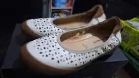 Sepatu wanita pribadi