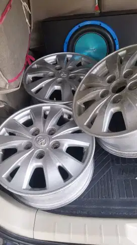 Velg grand innova 2012