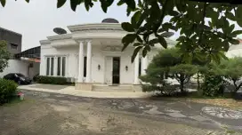 Dijual rumah mewah tanah luas ada kolam renang di Bintaro Sektor 3