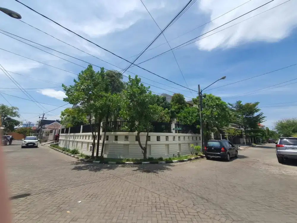 Jual rumah hoek mulyosari 2 lantai