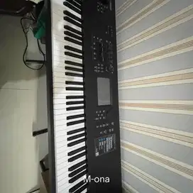 Keyboard Yamaha Modx8 like new