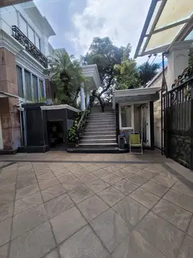 Dijual Rumah MewahLokasi di SIMPRUG GARDEN V Jaksel