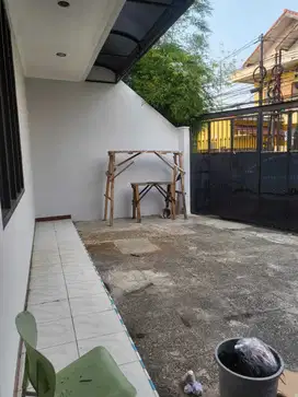 Dijual rumah kost kemanggisan dekat Binus strategis