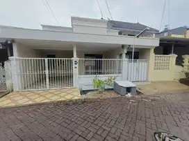 Dijual Rumah Baru Selesai Renovasi Sutorejo