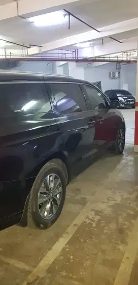 Kia Grand Sedona 2017 Bensin