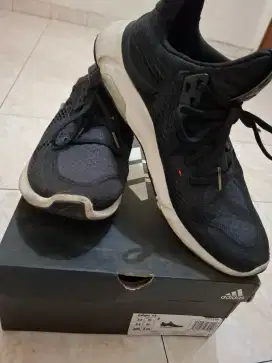Di jual sepatu adidas Edge Xt
