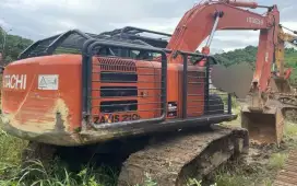 Exca Hitachi 210F 2022 HM4000an di Samarinda