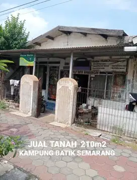 RUMAH KUNO HITUNG TANAH DI KAMPUNG BATIK SEMARANG