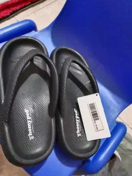 Sendal homyped masih baru 80 rb aja