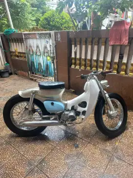 Honda C70 Custom