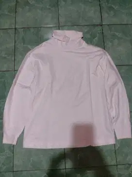 Kaos Turtleneck Uniqlo