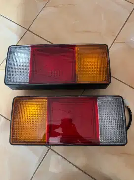 Lampu belakang truk colt diesel PS100/120