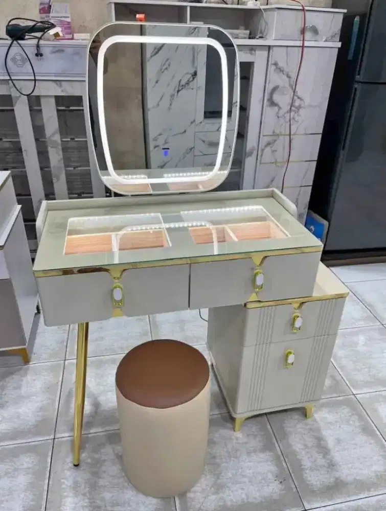 MEJA RIAS PROMO KREDIT BUNGA 0%