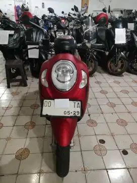 Honda scoopy 110 cc 2024 merah