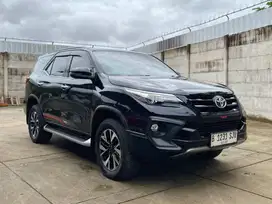 TOYOTA FORTUNER 2.4 VRZ TRD 2018 TERMURAH