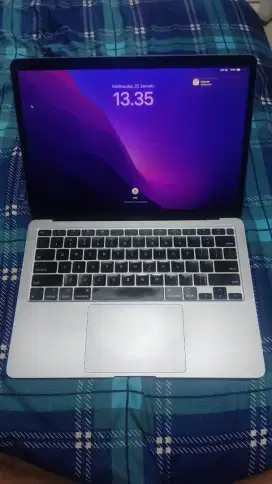 Macbook Air 2020 intel core i3 (8/128)