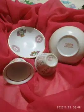 4 buah pajangan keramik Jadul (China)