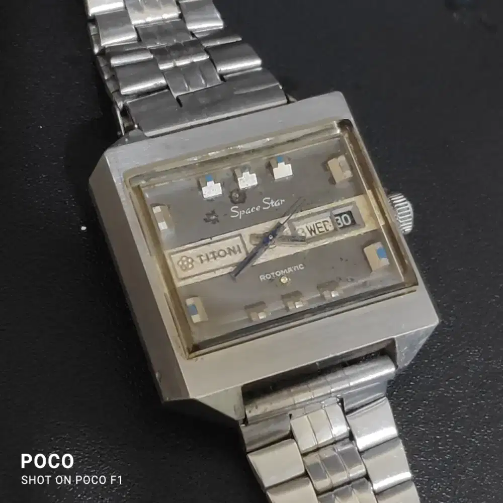 TITONI SPACE STAR TV SHAPE Circa's 1970