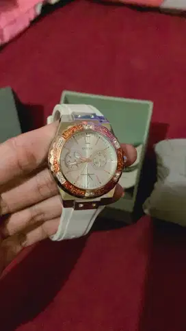 Guess W1053L2 Lengkap belum pernah di pake