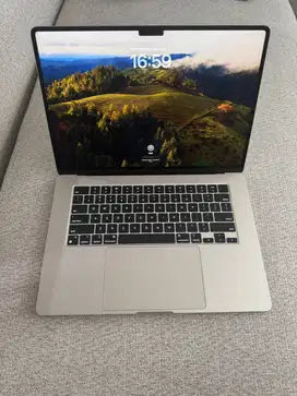 Macbook Air M3 2024 15 16/512GB 8CPU 10GPU  Garansi Inter April 2025