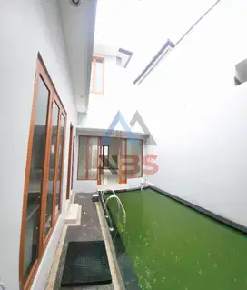 Dijual rumah 2 lantai  Di jln soka Kesiman Kertalangu Dentim