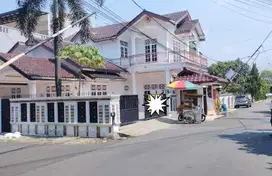 DISEWAKAN RUMAH 2 LANTAI STRATEGIS