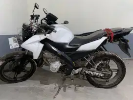 Yamaha Vixion mulus putih